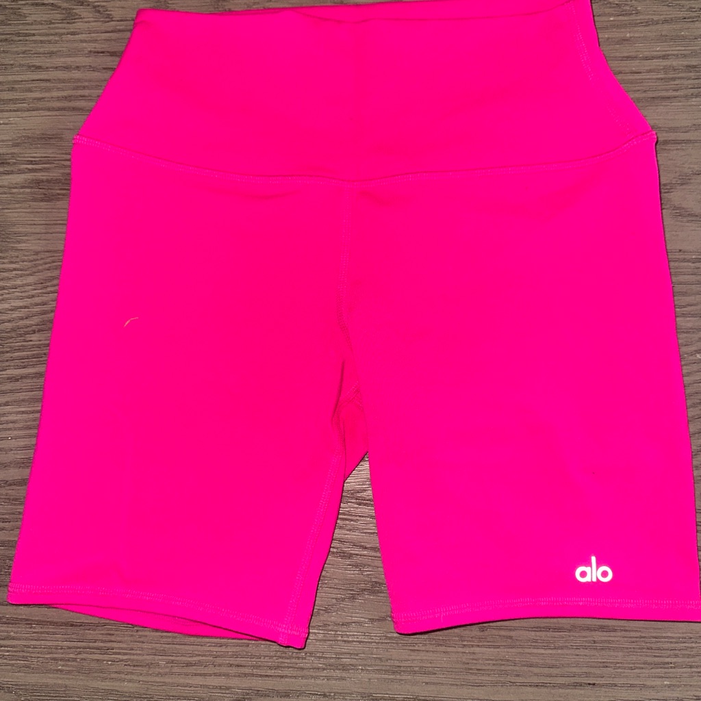 Alo Yoga Women's Pink 7" High-Waist Biker Short Airbrush